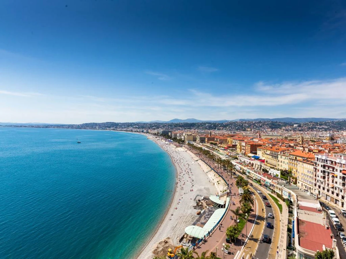 Activité spéciale EVJF/EVG à Nice en Trottinettes - Bonjour Fun