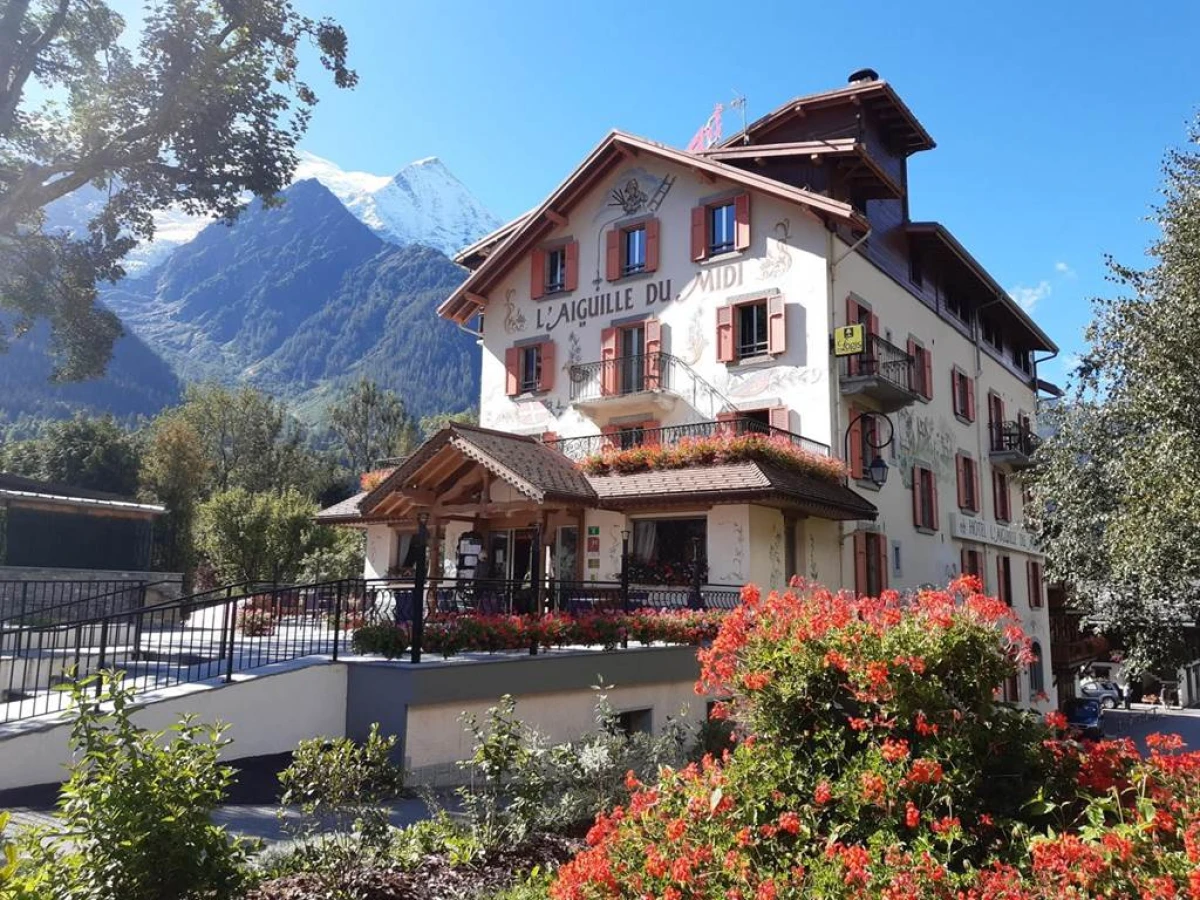 Aiguille du Midi - Hôtel & Restaurant - Bonjour Fun