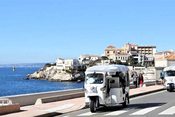 Balade bord de mer en tuk tuk électrique ! - Bonjour Fun