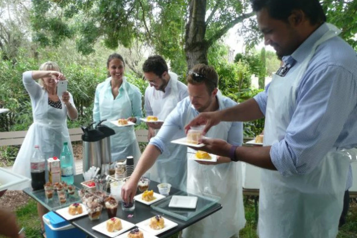 Atelier cuisine : tapenade, fruits & fleurs, pistou, Pan Bagnat - Bonjour Fun