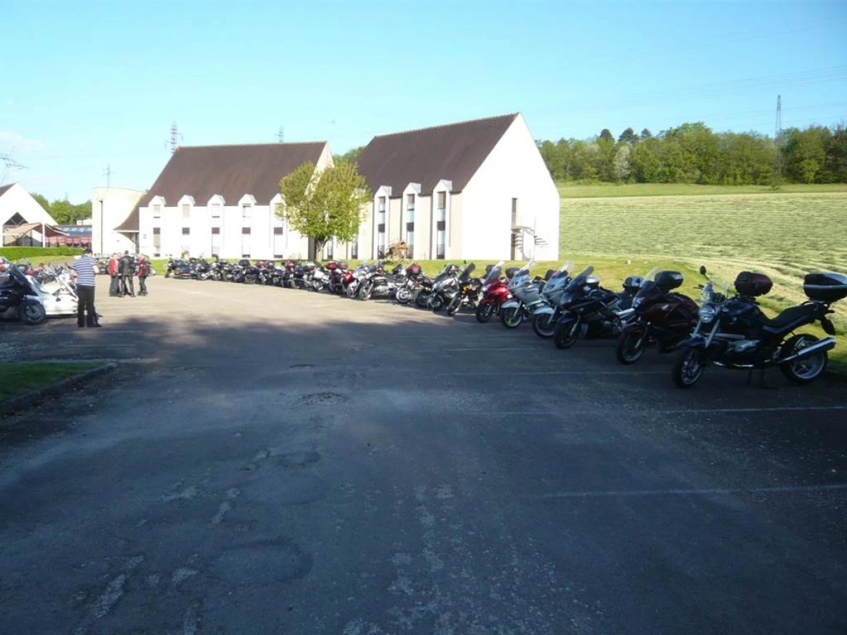 Auberge De Bourgogne - Bonjour Fun