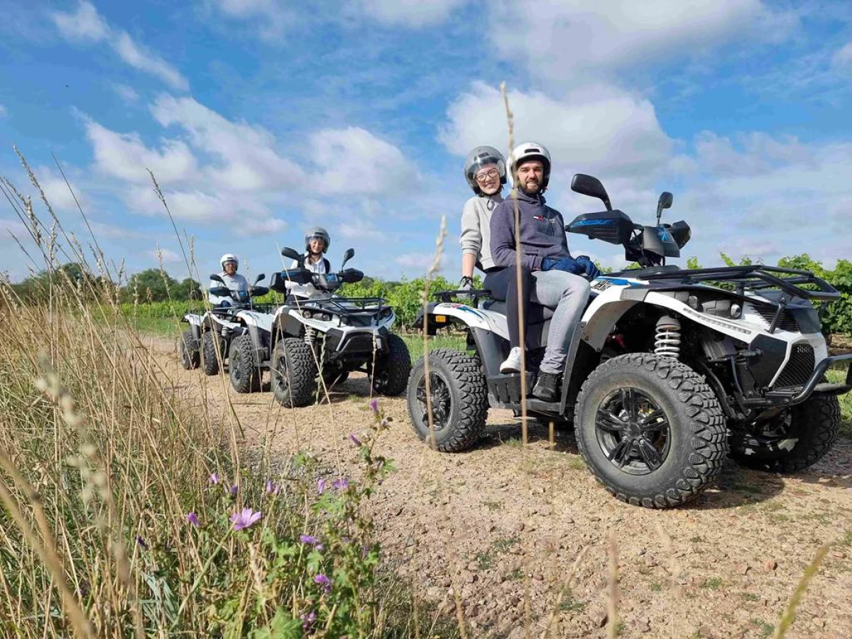 Balade en quad electrique dans le vignoble - Bonjour Fun