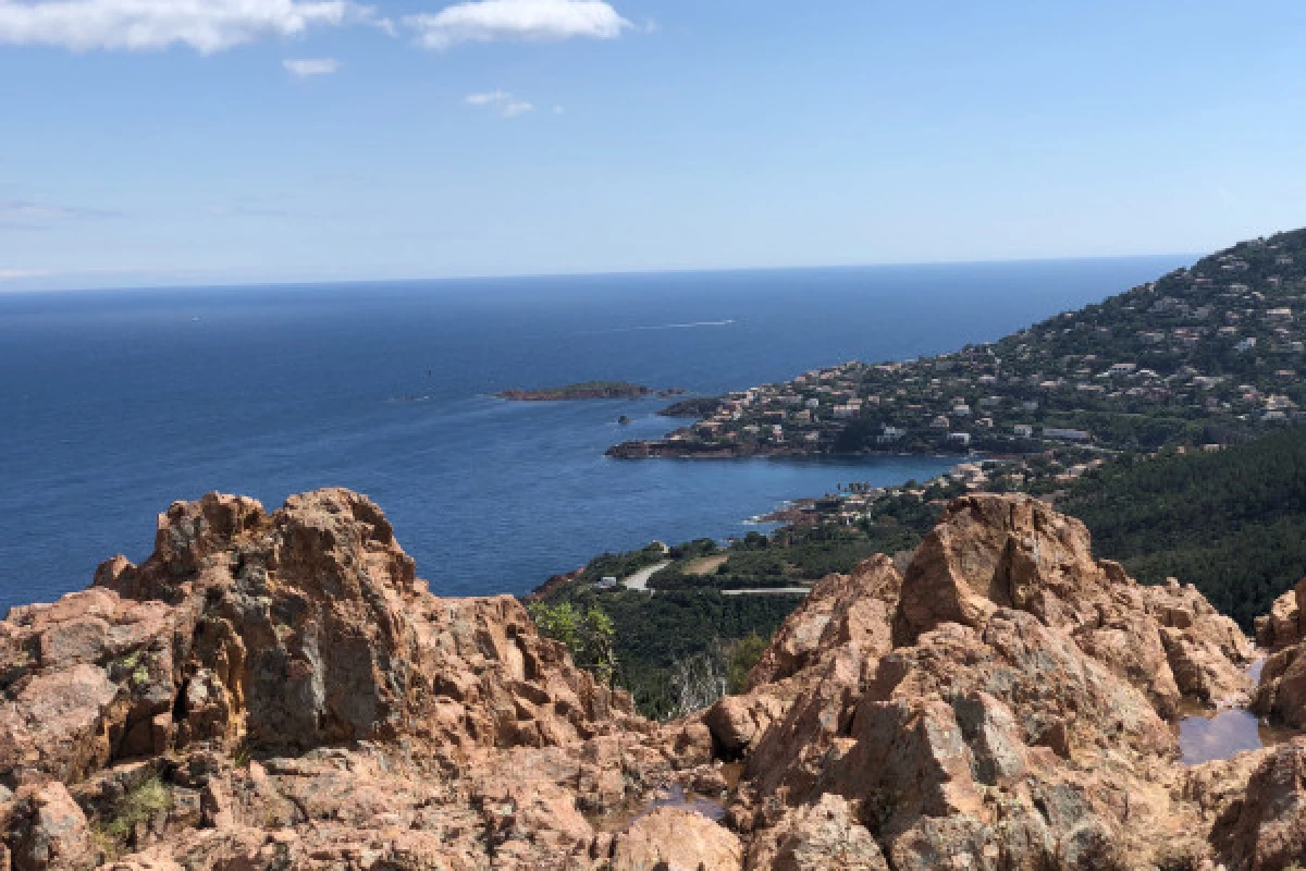 Balade en VTT électrique dans le massif de l'Esterel - Bonjour Fun