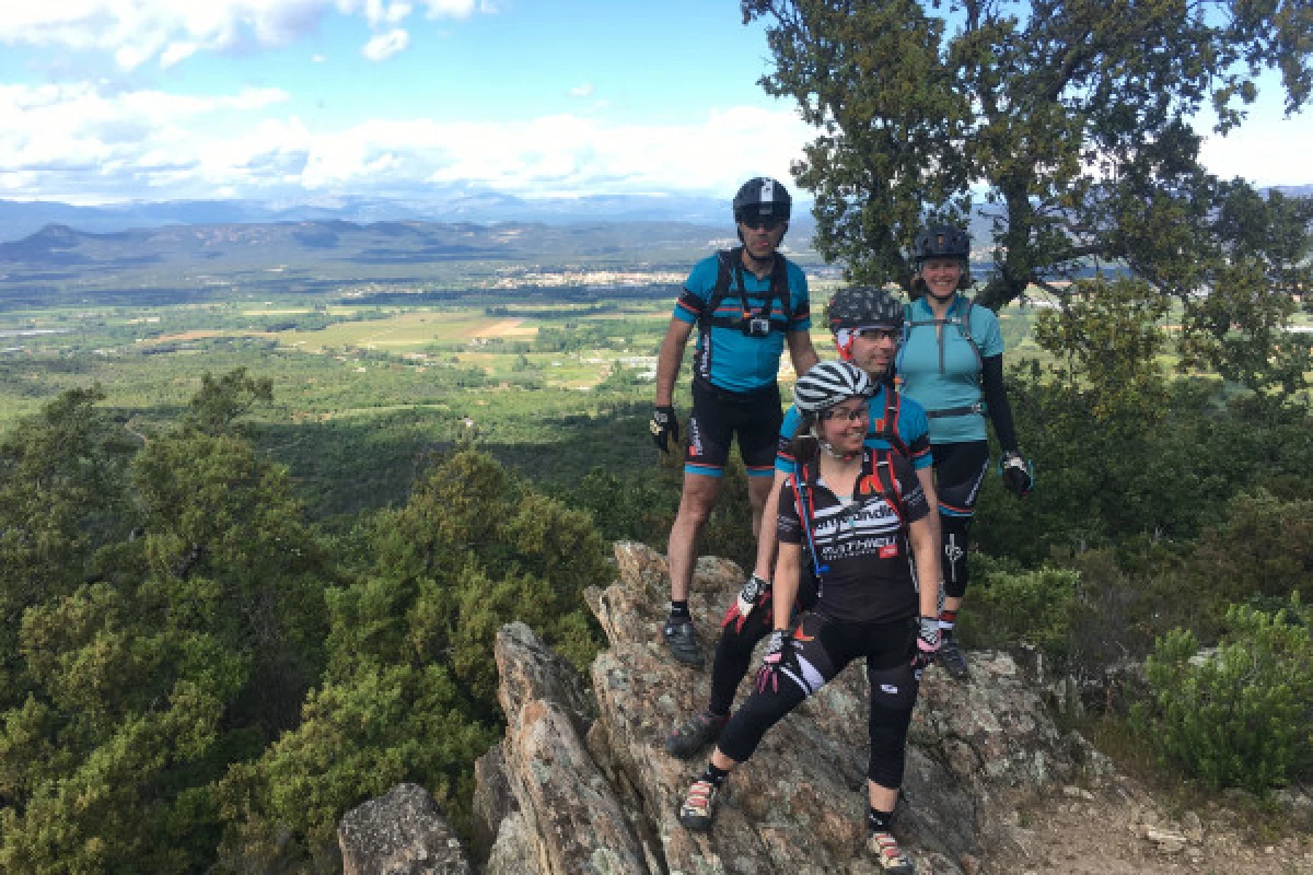 Balade en VTT électrique dans le massif des Maures - Bonjour Fun