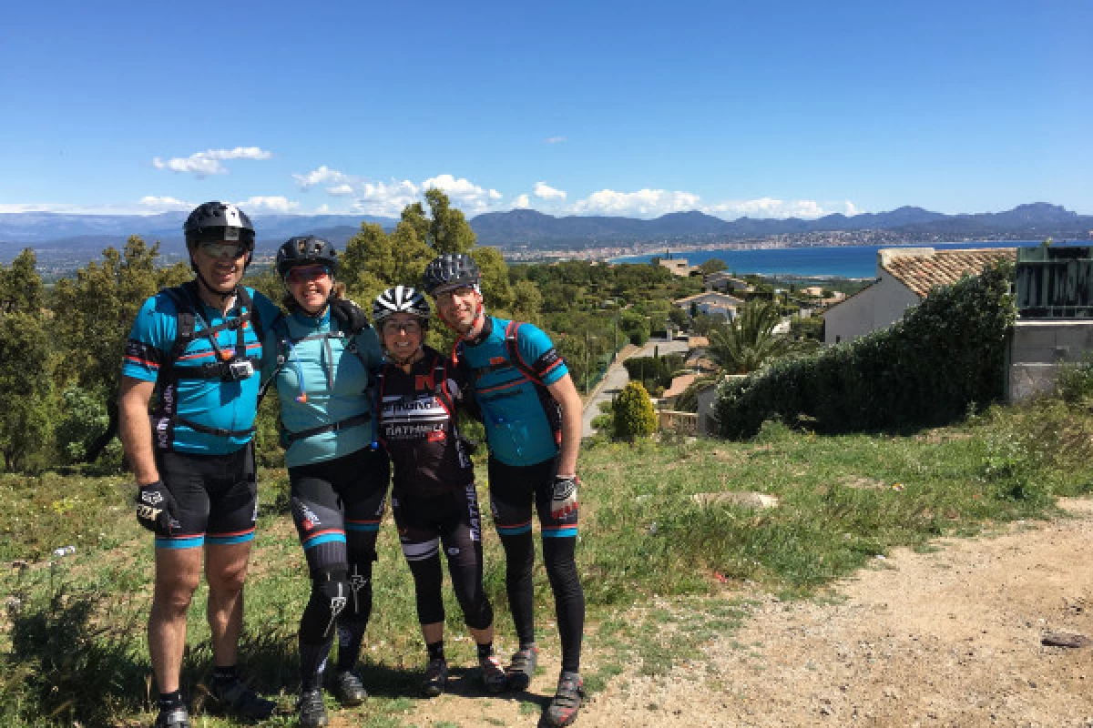 Balade en VTT électrique dans le massif des Maures - Bonjour Fun