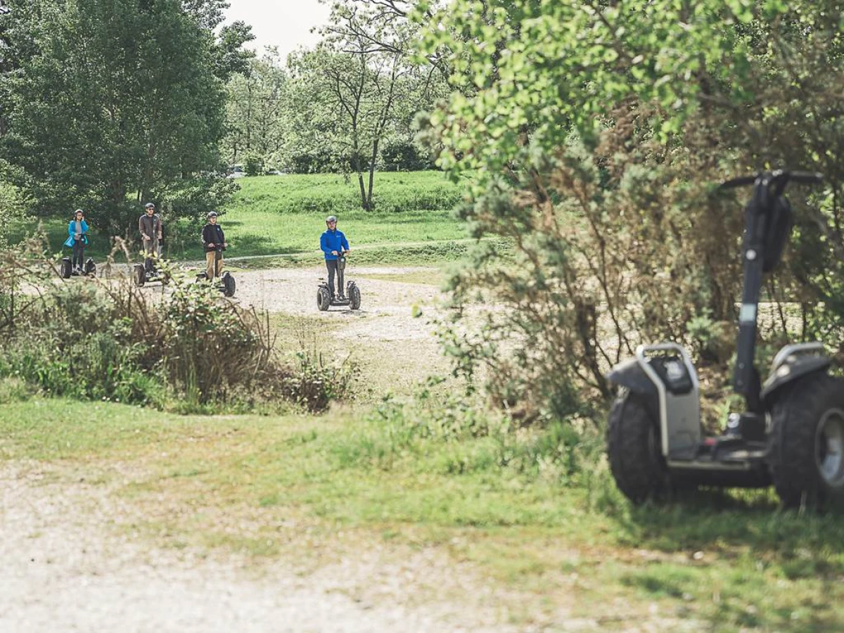 Balade Segway - "Autour du Lac Bleu et des châteaux de Léognan" (1h) - Bonjour Fun