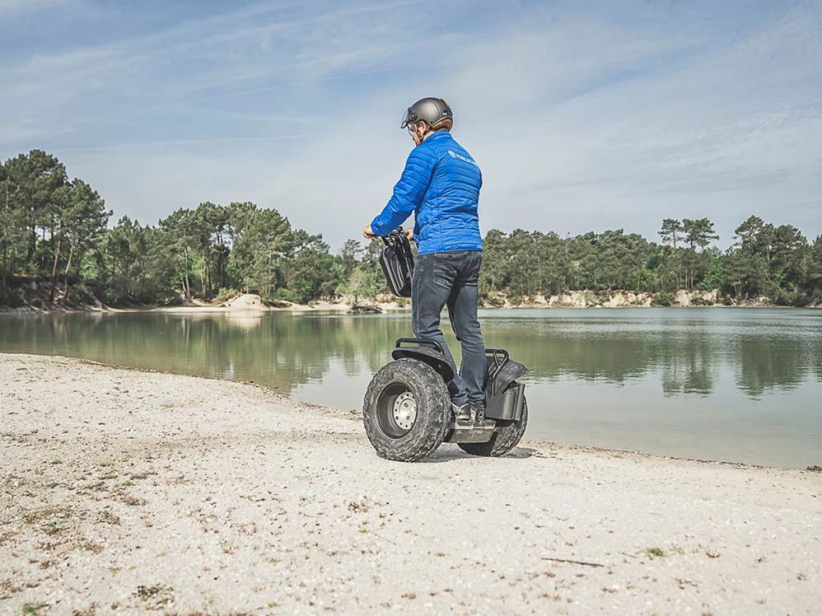 Balade Segway - "Autour du Lac Bleu et des châteaux de Léognan" (1h) - Bonjour Fun