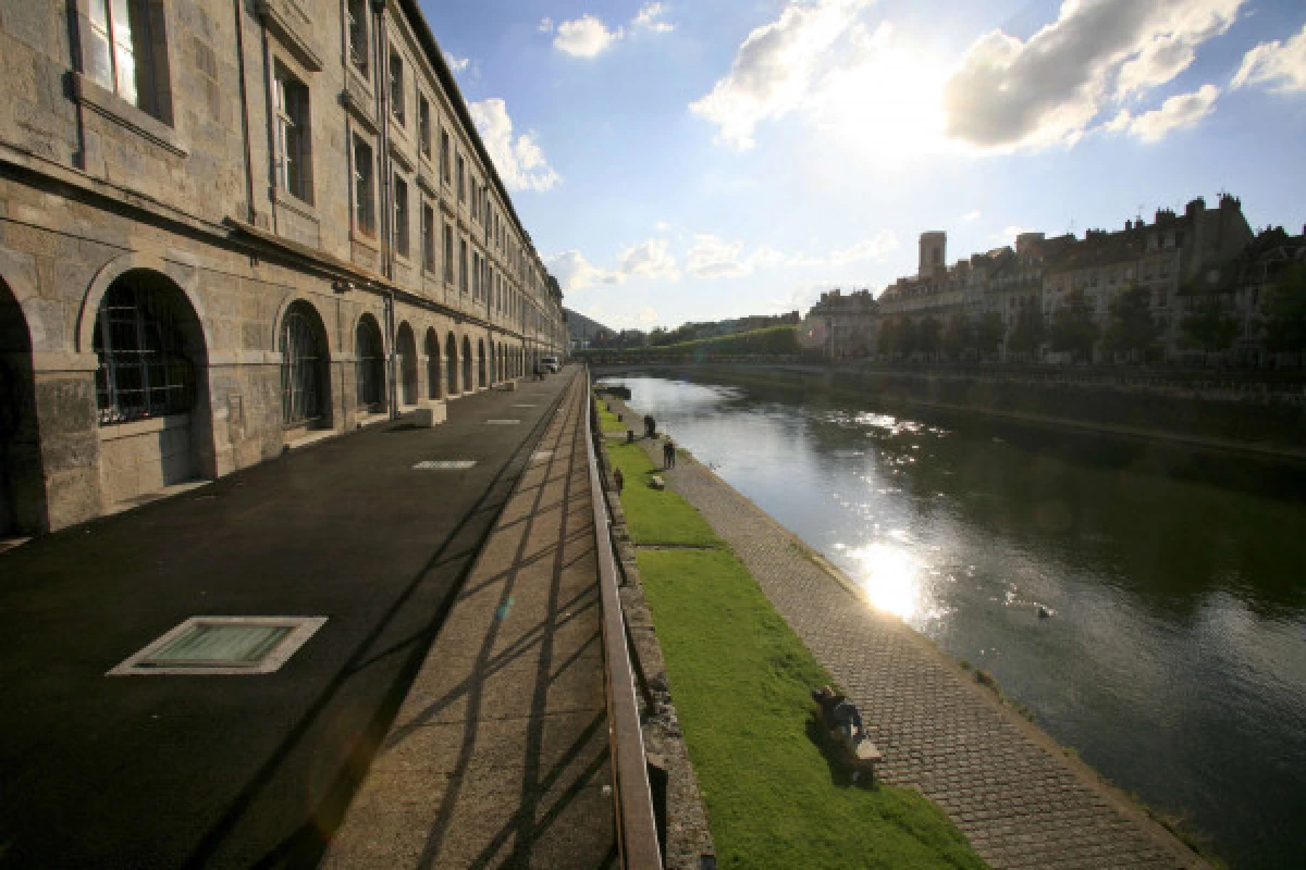 BESANCON A L’HEURE DE L’APERITIF - Bonjour Fun