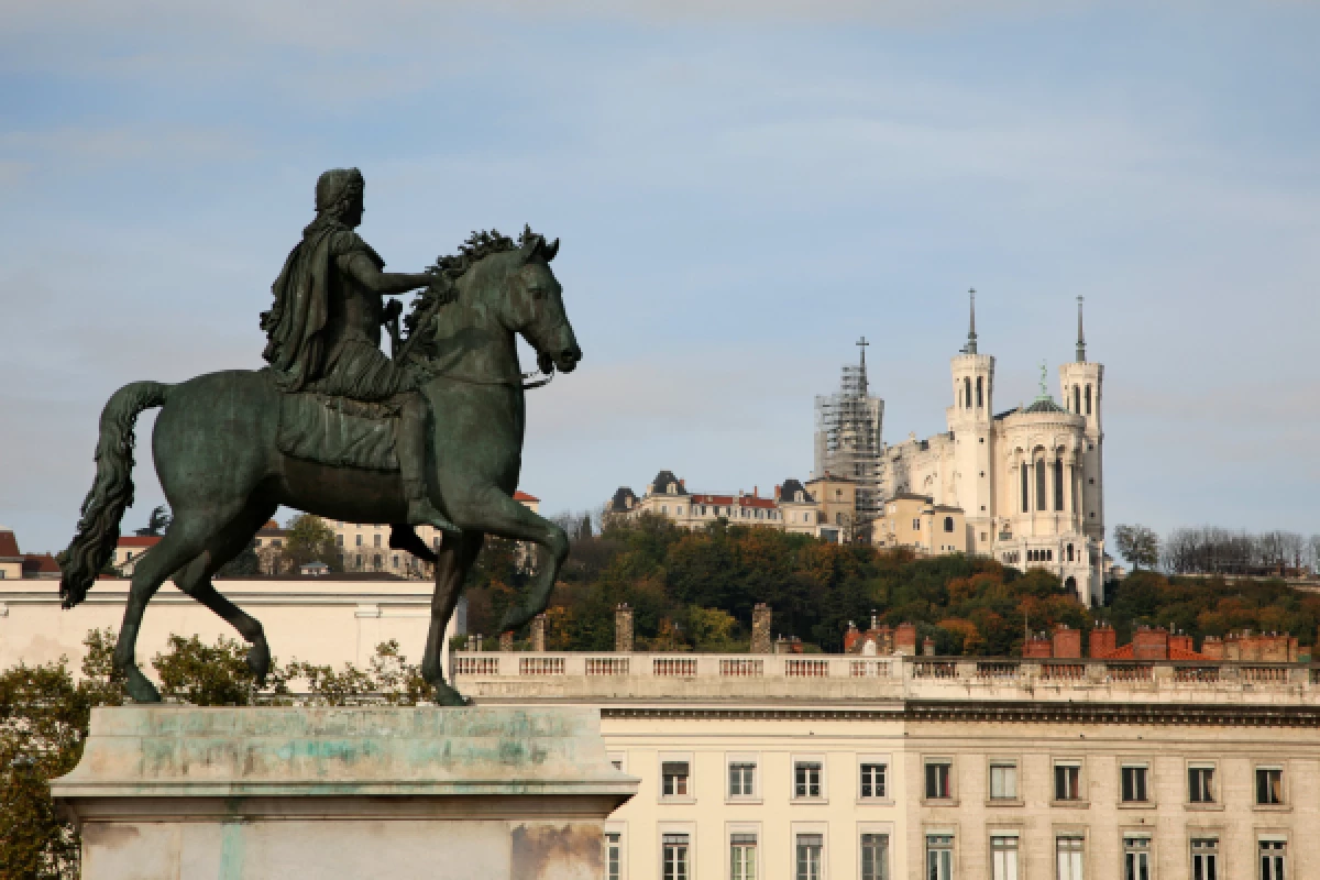 MISSION ANNIVERSAIRE BIRTHDAY LYON - Bonjour Fun