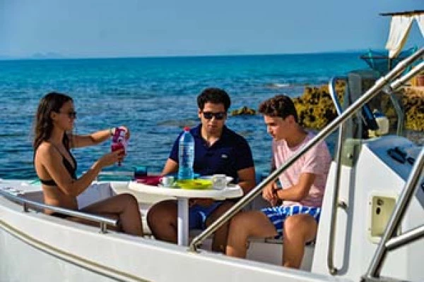 Excursion bateau avec skipper - les calanques de l'Estérel - Bonjour Fun