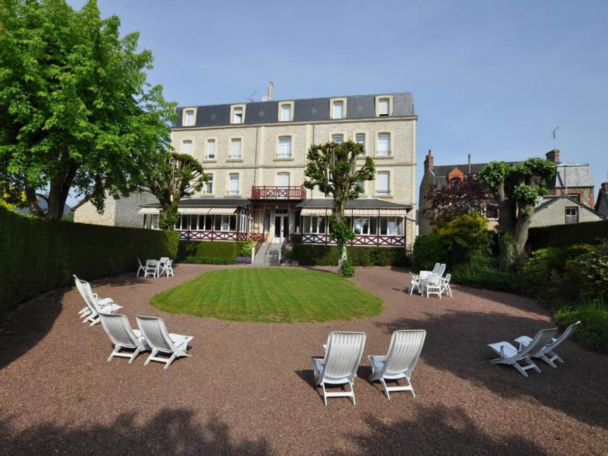 Brit Hotel Confort Bagnoles Normandie - Bonjour Fun