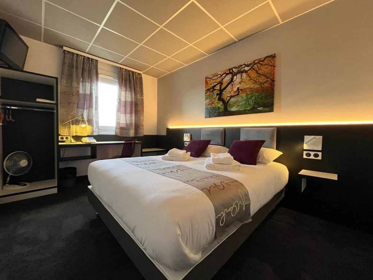 BRIT HOTEL LE VESOUL - Bonjour Fun