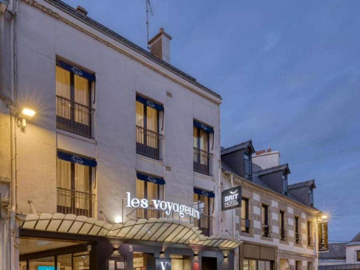 Brit Hotel Les Voyageurs - Bonjour Fun