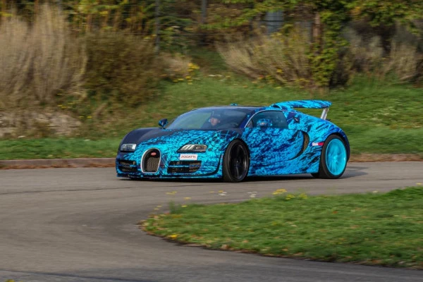 Bugatti Veyron Grand Sport Vitesse - 2013 - Bonjour Fun