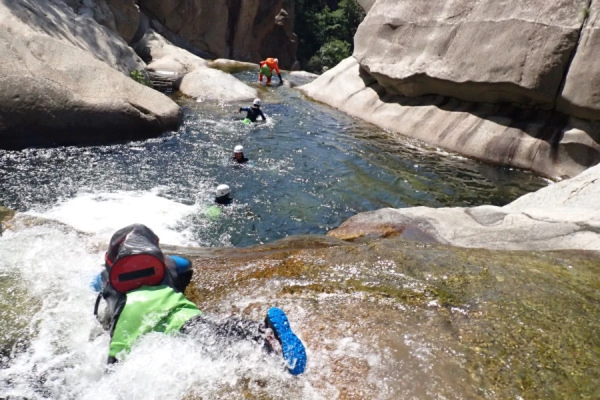 CANYON aventure HAUT-CHASSEZAC 1 JOURNEE - Bonjour Fun