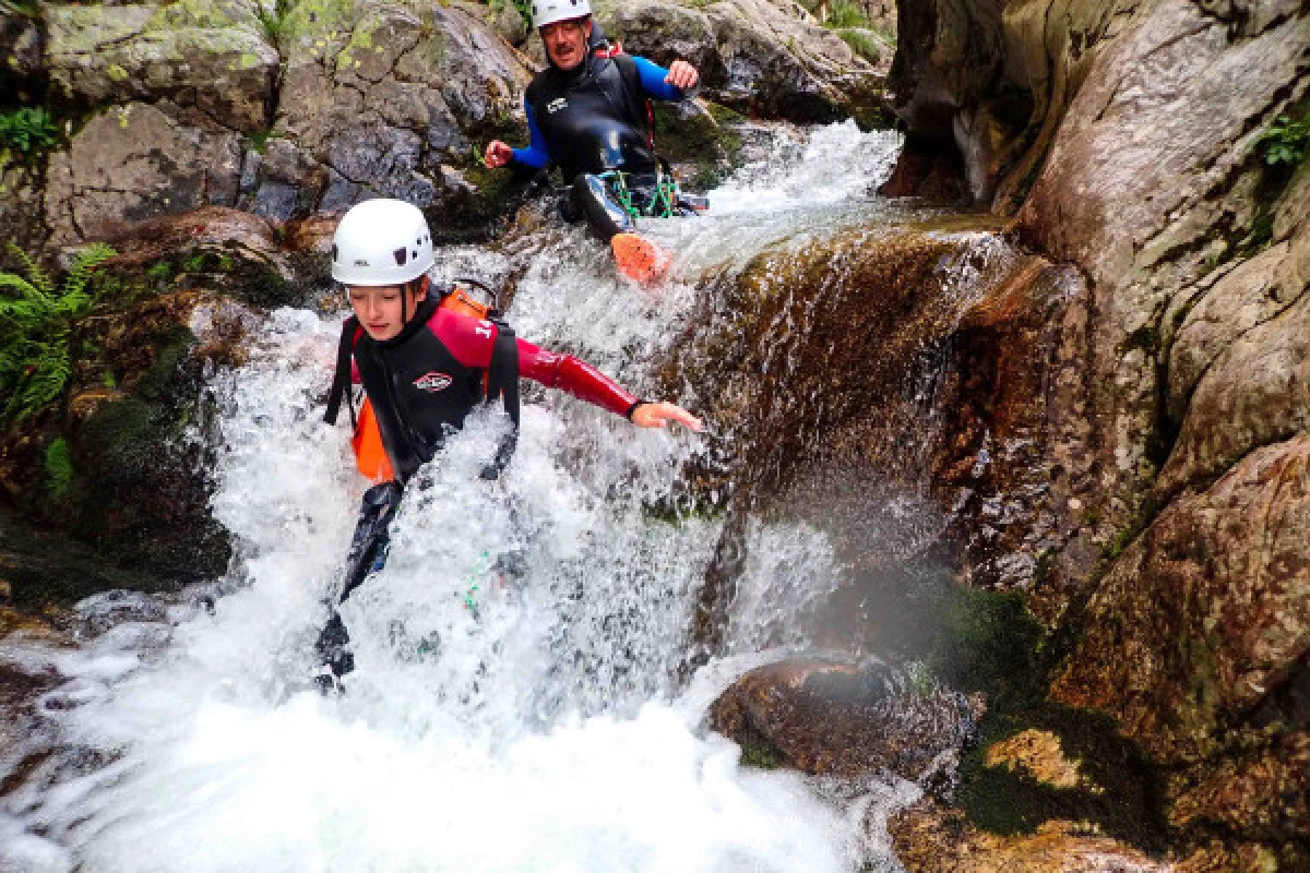 CANYON aventure HAUTE-BORNE 1 JOURNEE - Bonjour Fun