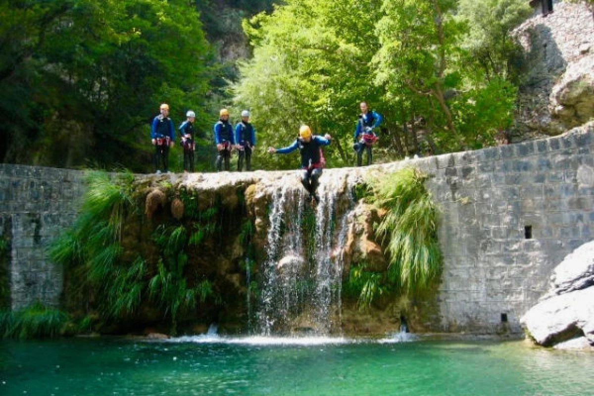 Canyon El Rio Barbaira (niveau 3) / 1h depuis Nice - Bonjour Fun