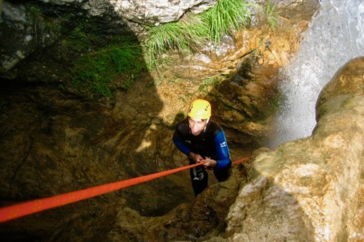 Canyon El Rio Barbaira (niveau 3) / 1h depuis Nice - Bonjour Fun