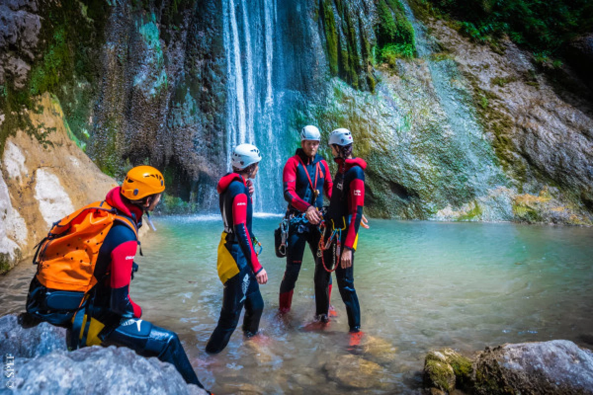 Canyoning aux Gorges du Loup - Bonjour Fun