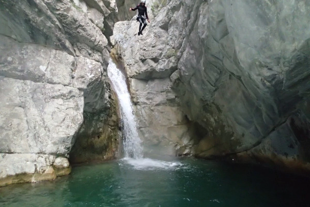 Canyoning la clue de Saint Auban, 1/2 journée (+ 14 ans) - Bonjour Fun