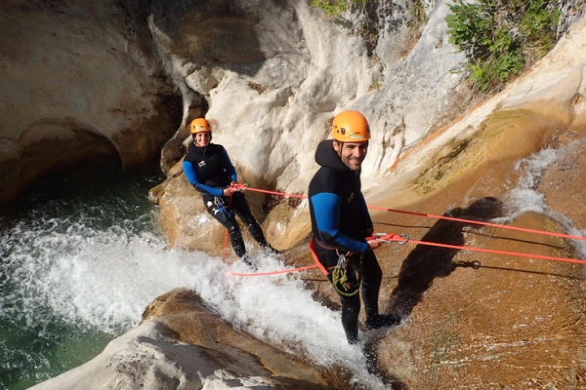 Canyoning niveau 2 - Gorges du loup - Bonjour Fun