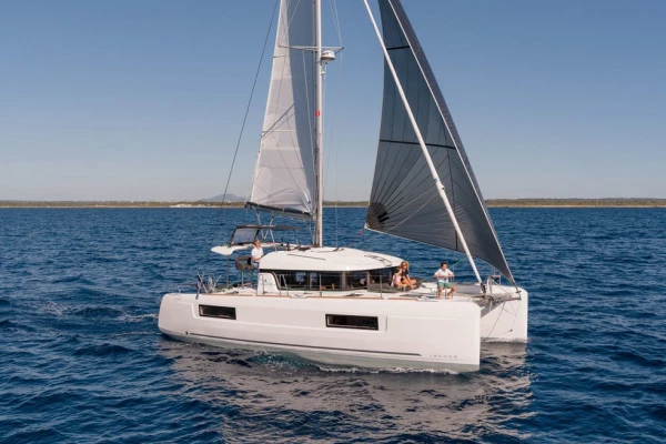 CATAMARAN PRIVATISE 14 JOURS CORSE - Bonjour Fun