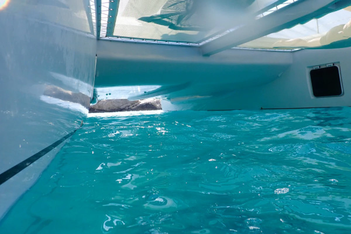 Catamaran dans la baie de Marseille. Départ l'Estaque - Bonjour Fun