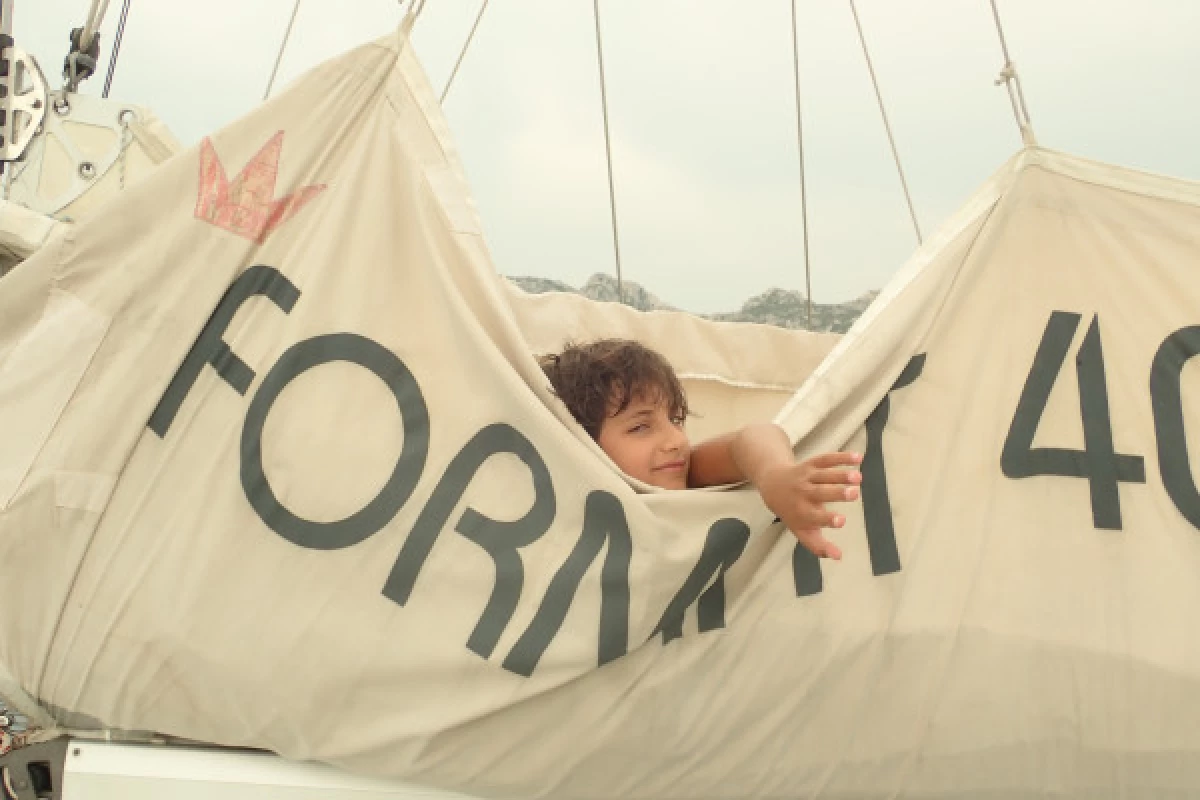 Catamaran dans la baie de Marseille. Départ l'Estaque - Bonjour Fun