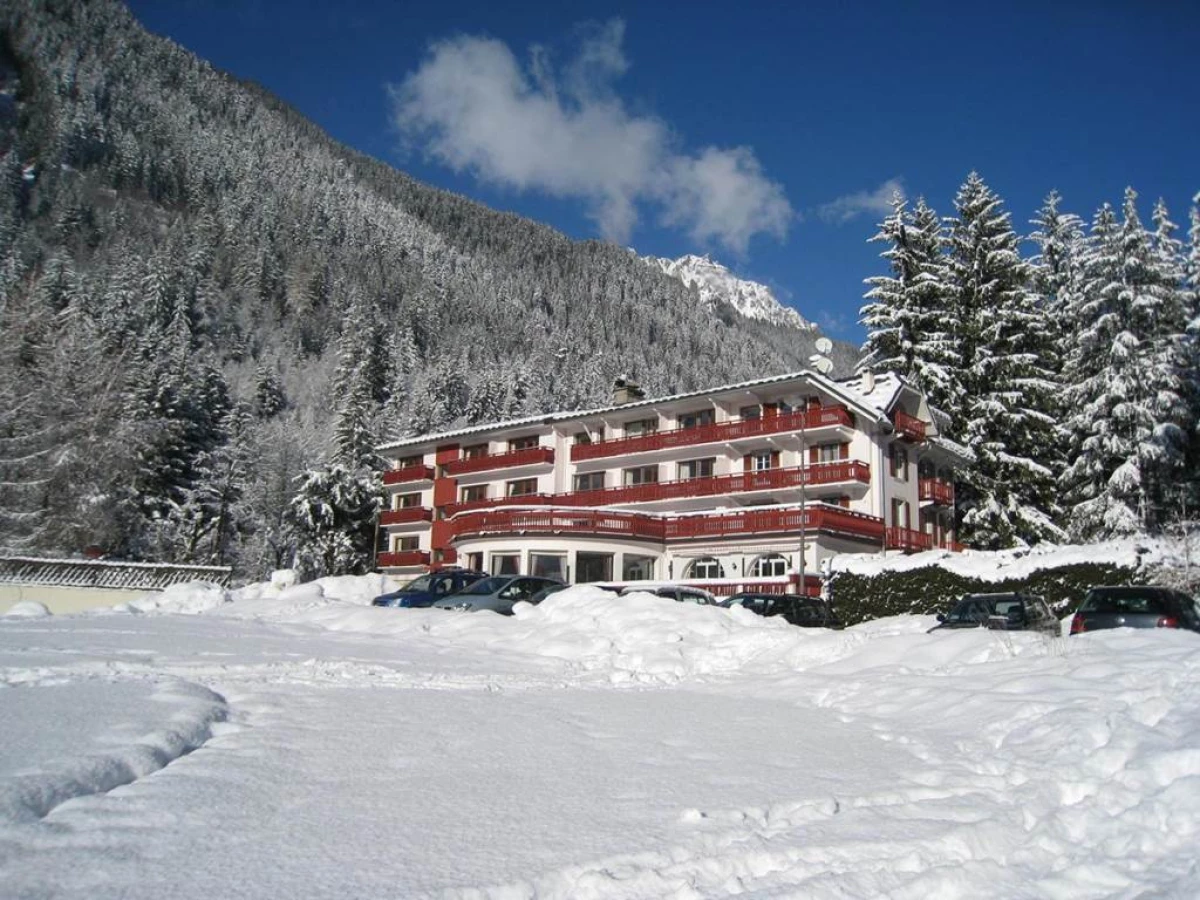 Chalet Hôtel La Sapinière - Bonjour Fun