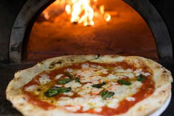 Cours de fabrication de pizzas à Naples - Bonjour Fun