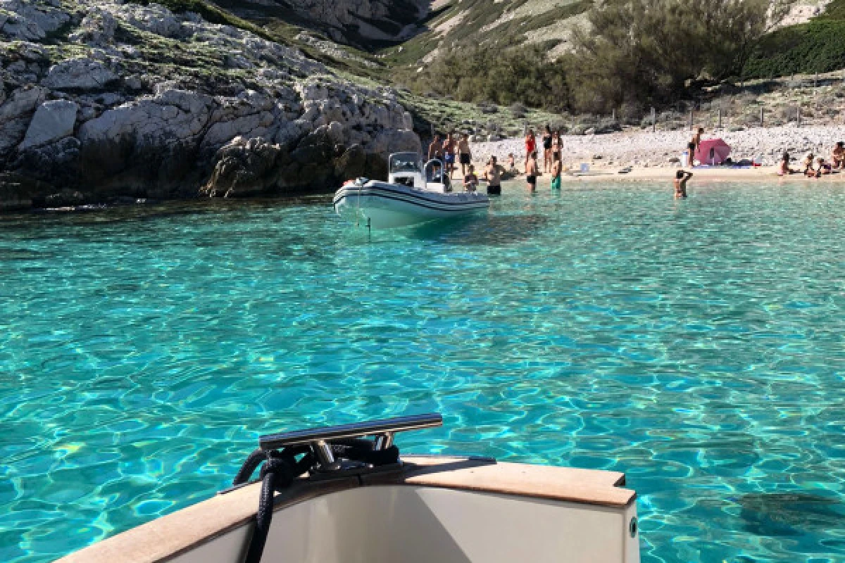 Croisière baignade Parc National des Calanques en demi-journée - Vieux Port CNTL - Bonjour Fun