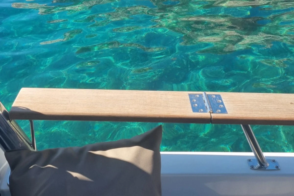 Croisière en après-midi, les Calanques secrètes du Parc marin de la Côte Bleue - MUCEM - Bonjour Fun