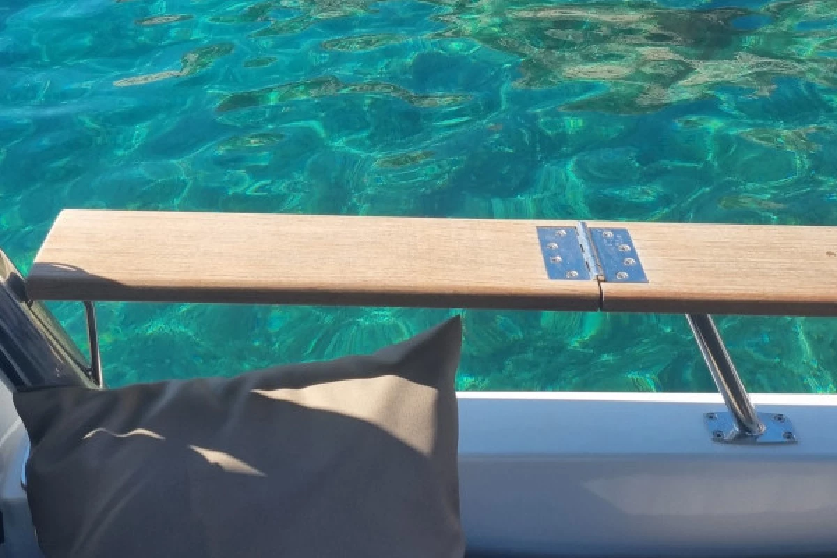 Croisière en après-midi, les Calanques secrètes du Parc marin de la Côte Bleue (RVD) - Bonjour Fun