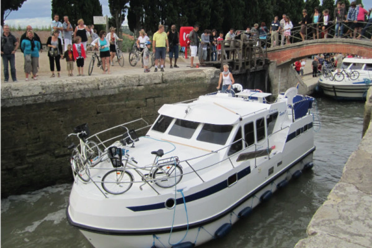 Croisière en péniche sans permis en Alsace - Bonjour Fun