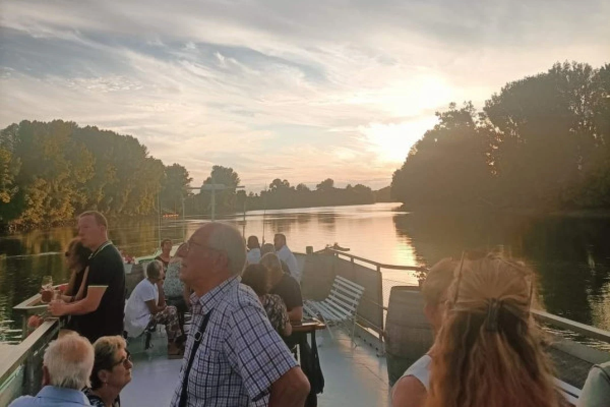 Croisière feu d'artifice de Podensac - Bonjour Fun