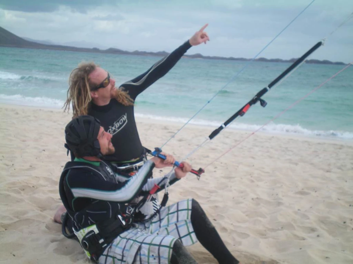 Découverte: cours de kitesurf avec 1 aile pour 2 (1 cours) - Bonjour Fun