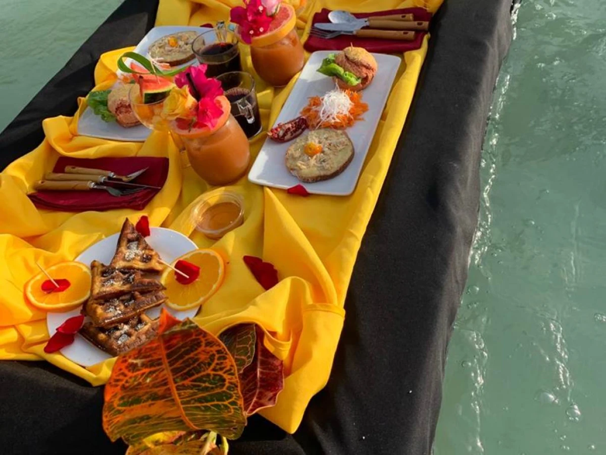 Dégustation Tropicale : Plateau Pique-Nique Pieds dans le Sable ou dans l’Eau - Bonjour Fun