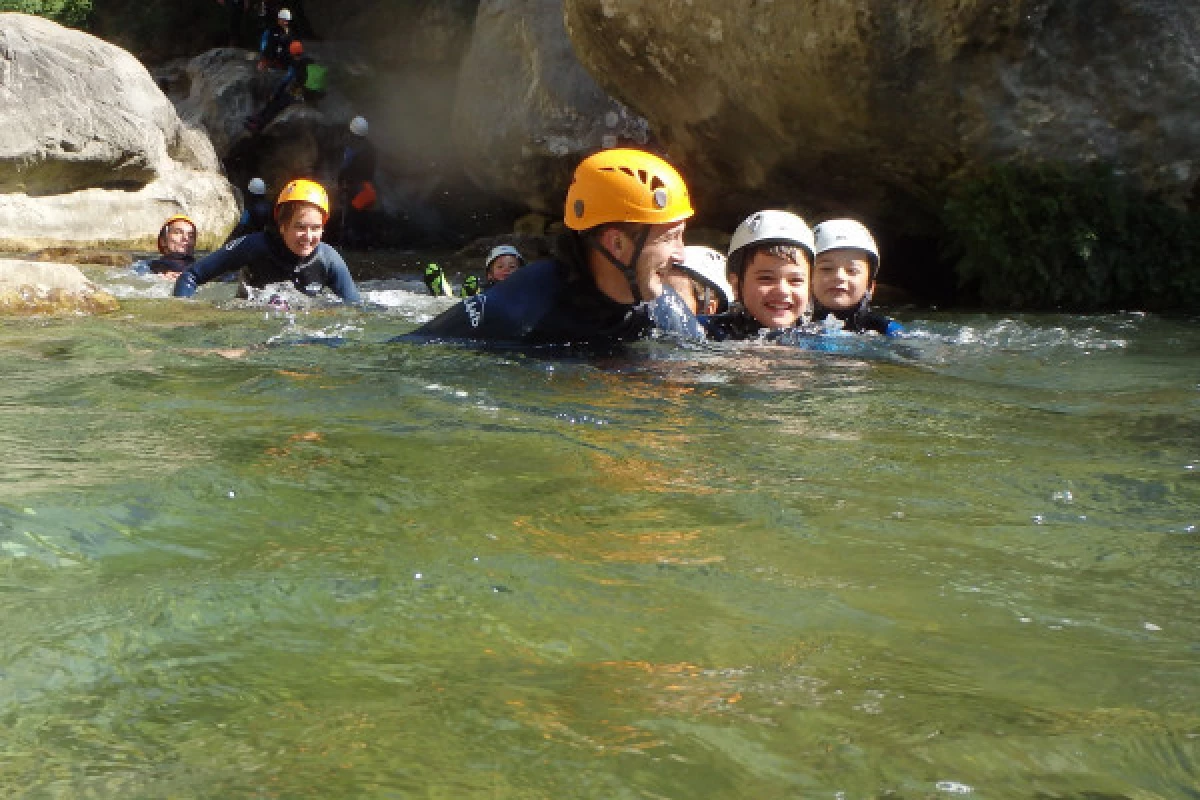 Demi-journée Canyoning  avec Rappel - Gorges du Loup - Bonjour Fun