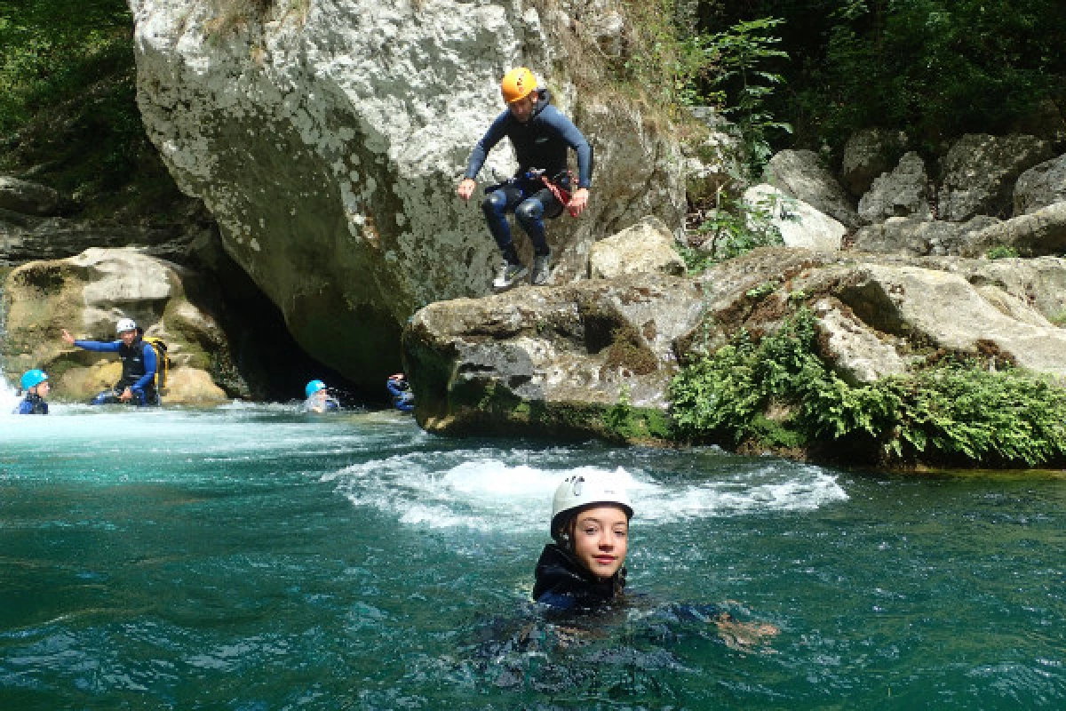 Demi-journée Canyoning  avec Rappel - Gorges du Loup - Bonjour Fun