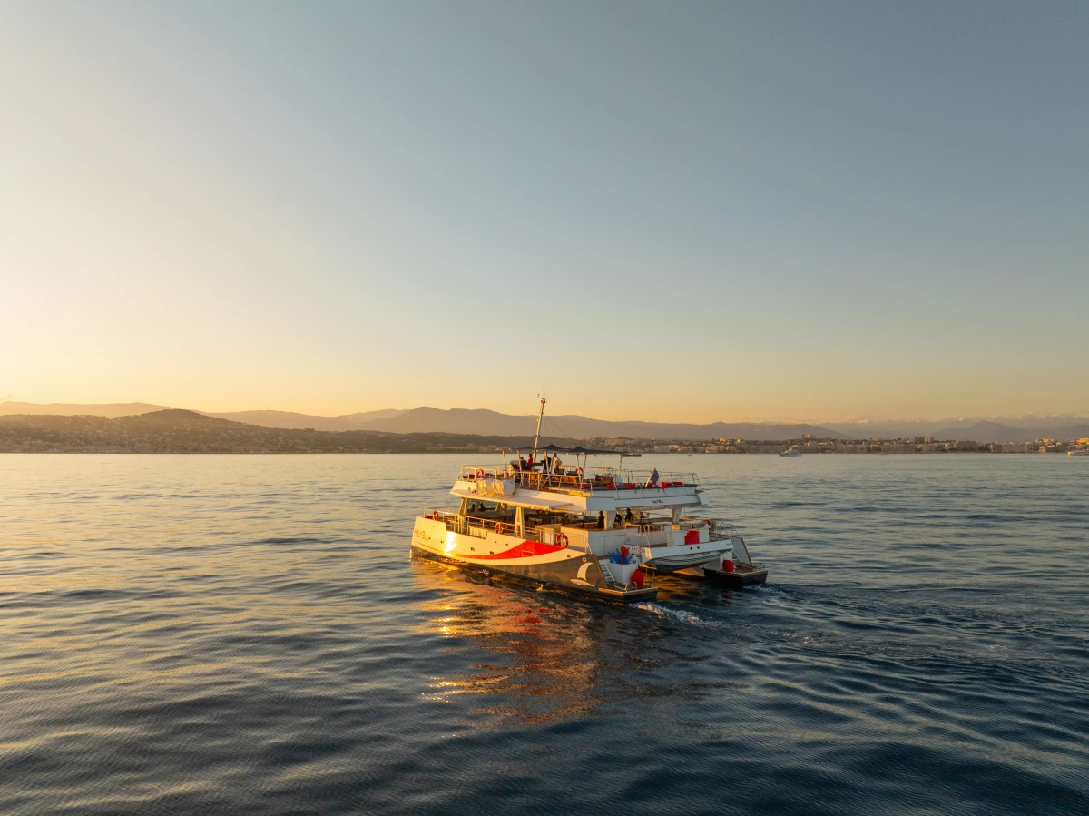 Départ Nice - Coucher de soleil - Cap d'Antibes - Bonjour Fun