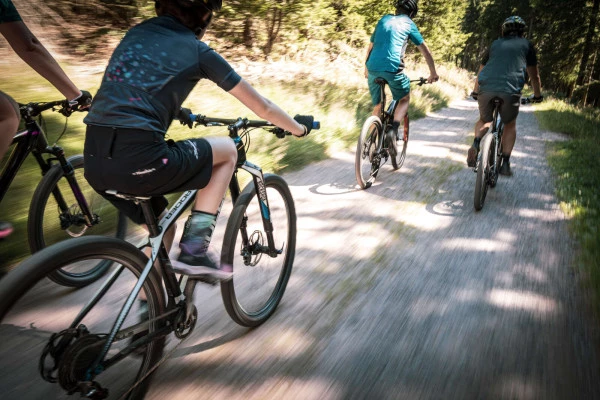 Descente sportive accompagnée en VTT - Bonjour Fun