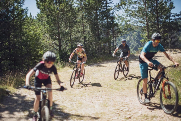 Descente sportive accompagnée en VTT - Bonjour Fun