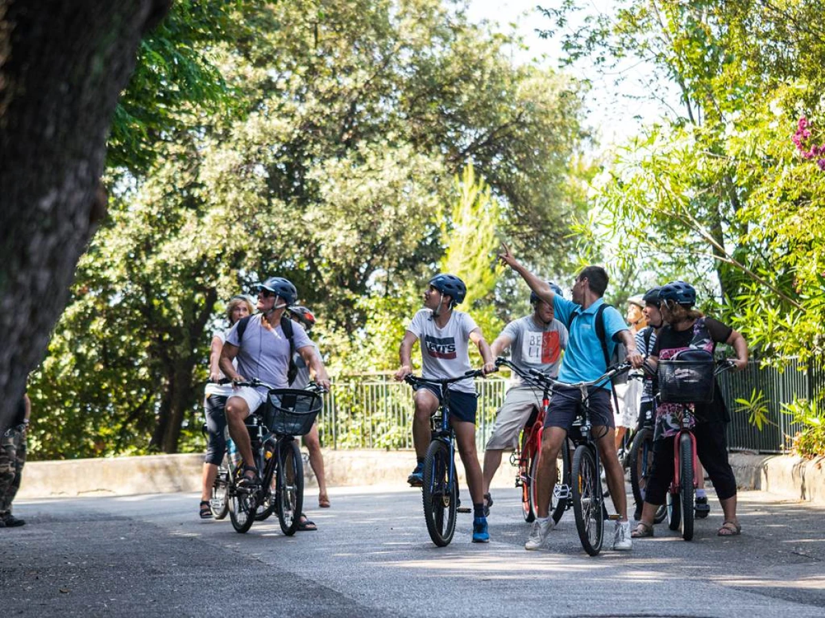 E-BIKE CITY TOUR: 2H30  AGENCE - Bonjour Fun