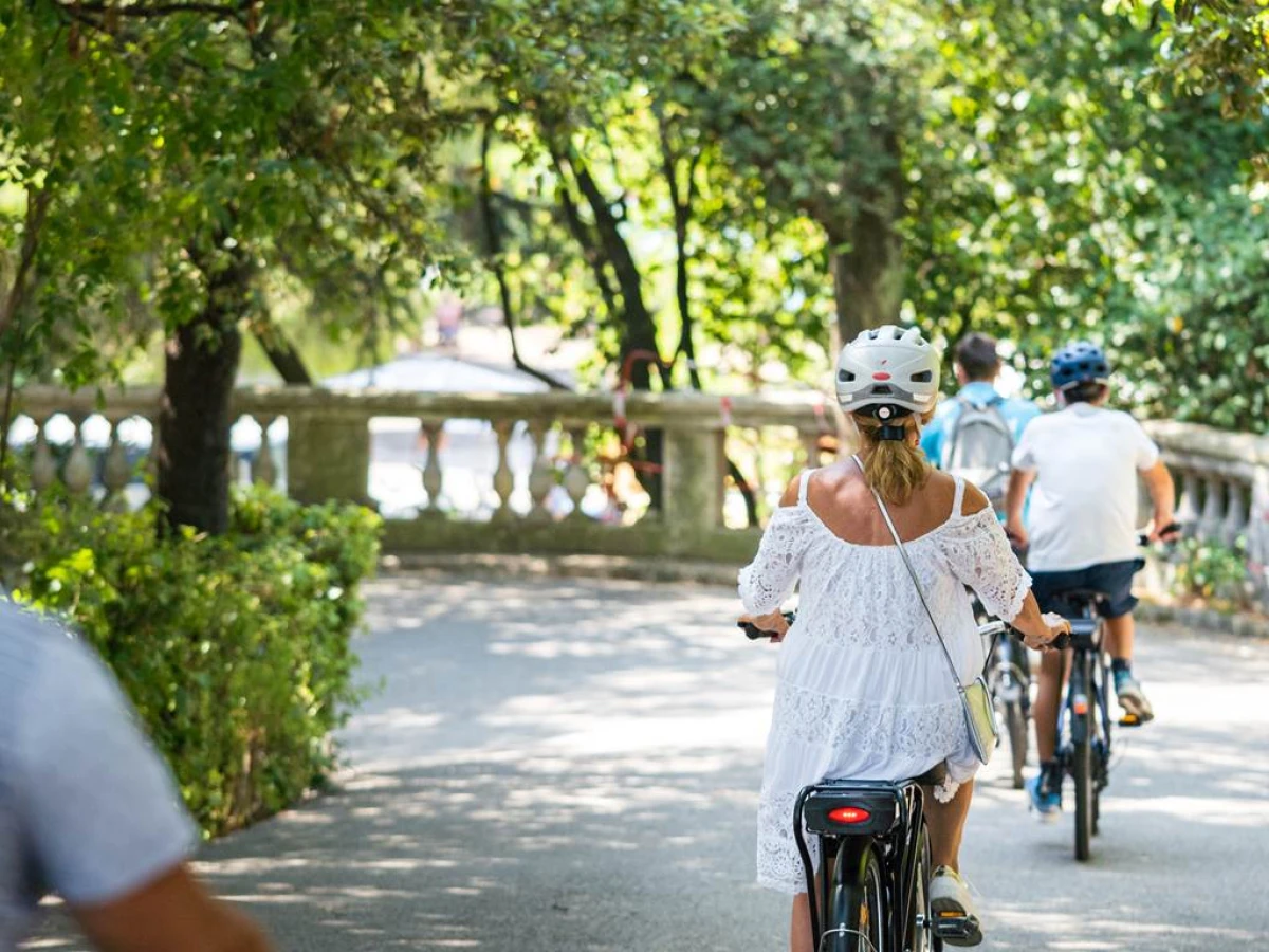 E-BIKE CITY TOUR: 2H30  AGENCE - Bonjour Fun