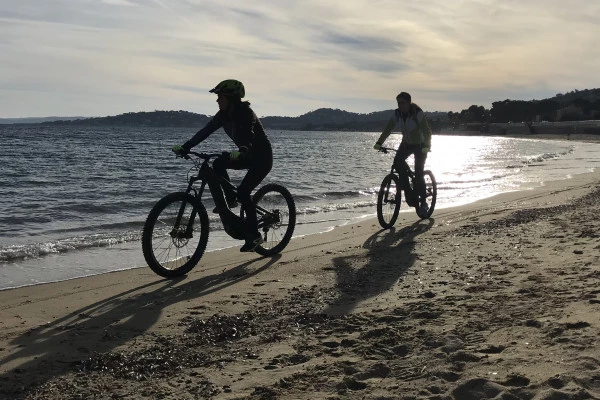 Electric assisted mountain bike ride - Bonjour Fun