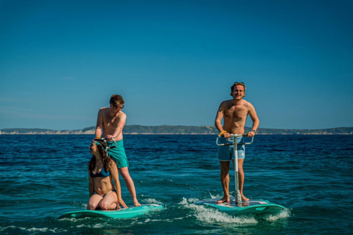 Location BlueWay "Trottinette des mers" électrique - Bonjour Fun