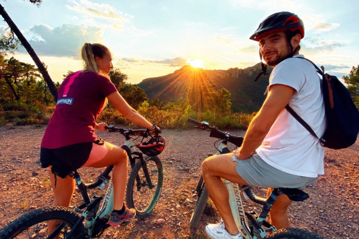 Excursion accompagnée en VTT électrique - Massif de l'Estérel - Bonjour Fun