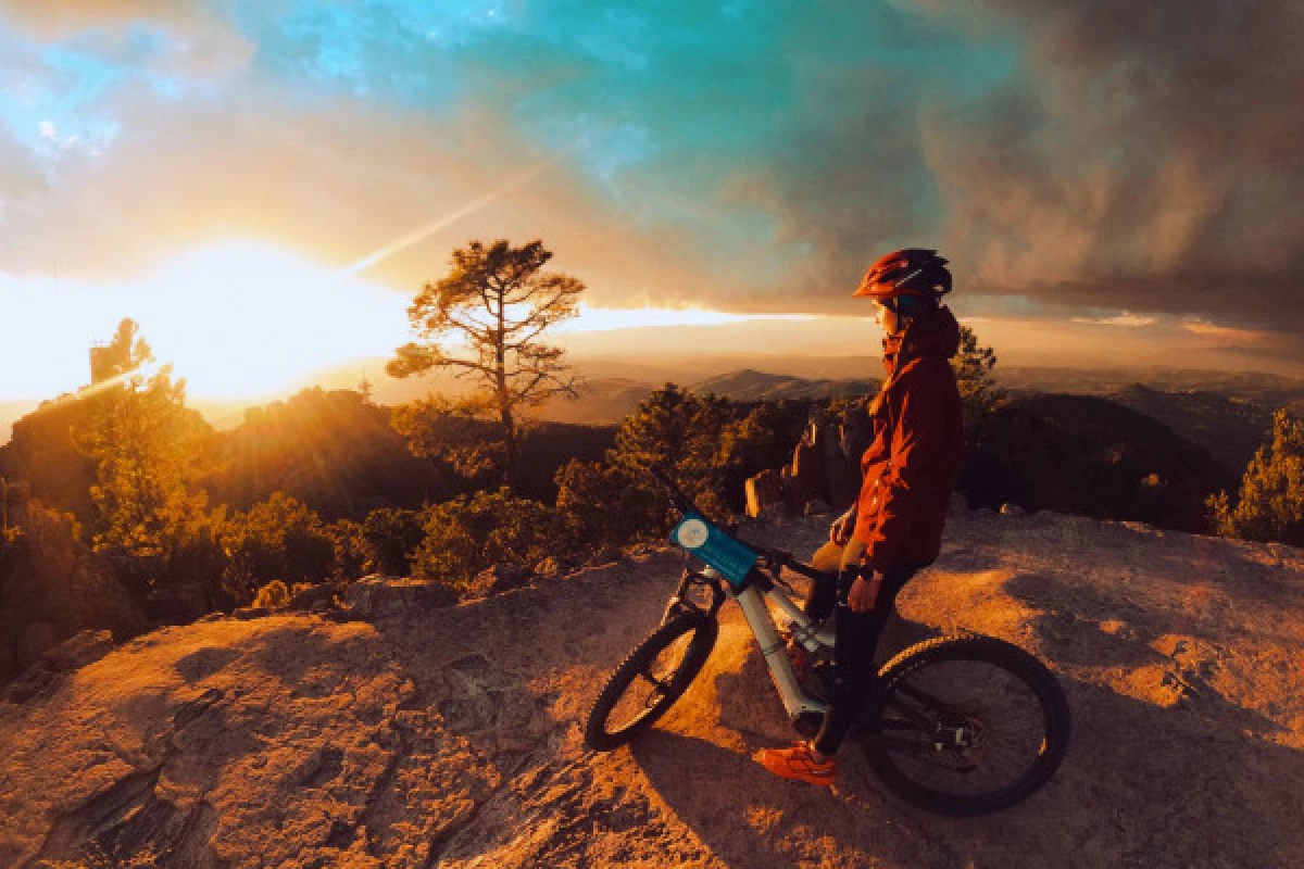 Excursion accompagnée en VTT électrique - Massif de l'Estérel - Bonjour Fun