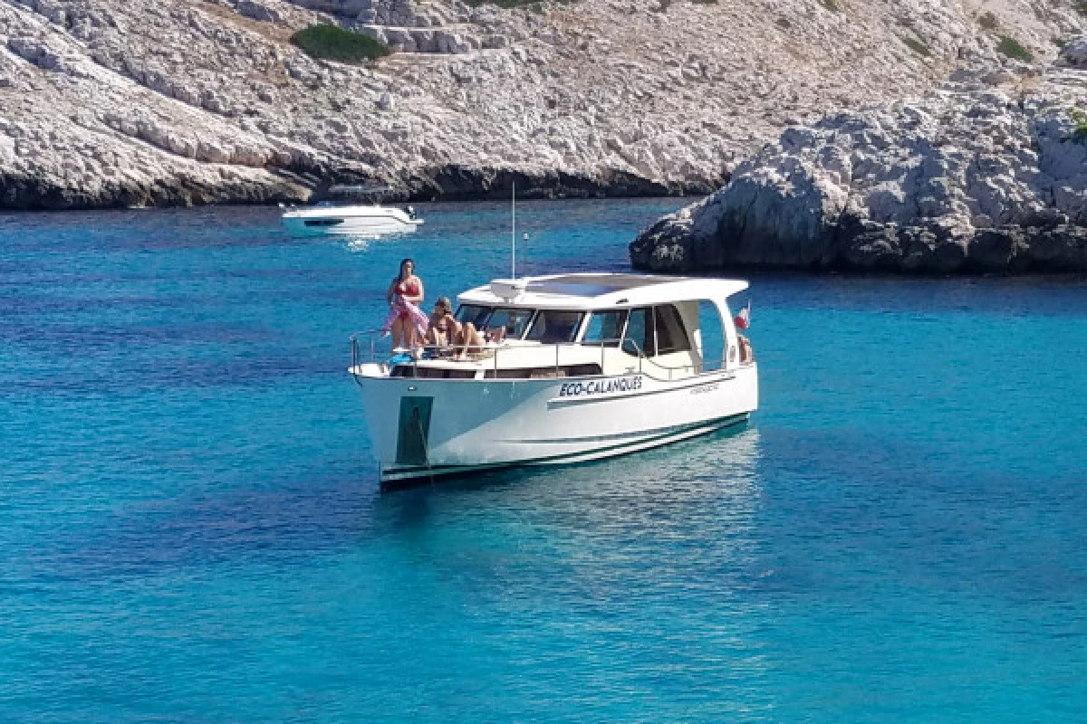 Croisière dans le Parc National des Calanques en journée - Vieux-Port Mairie - Bonjour Fun