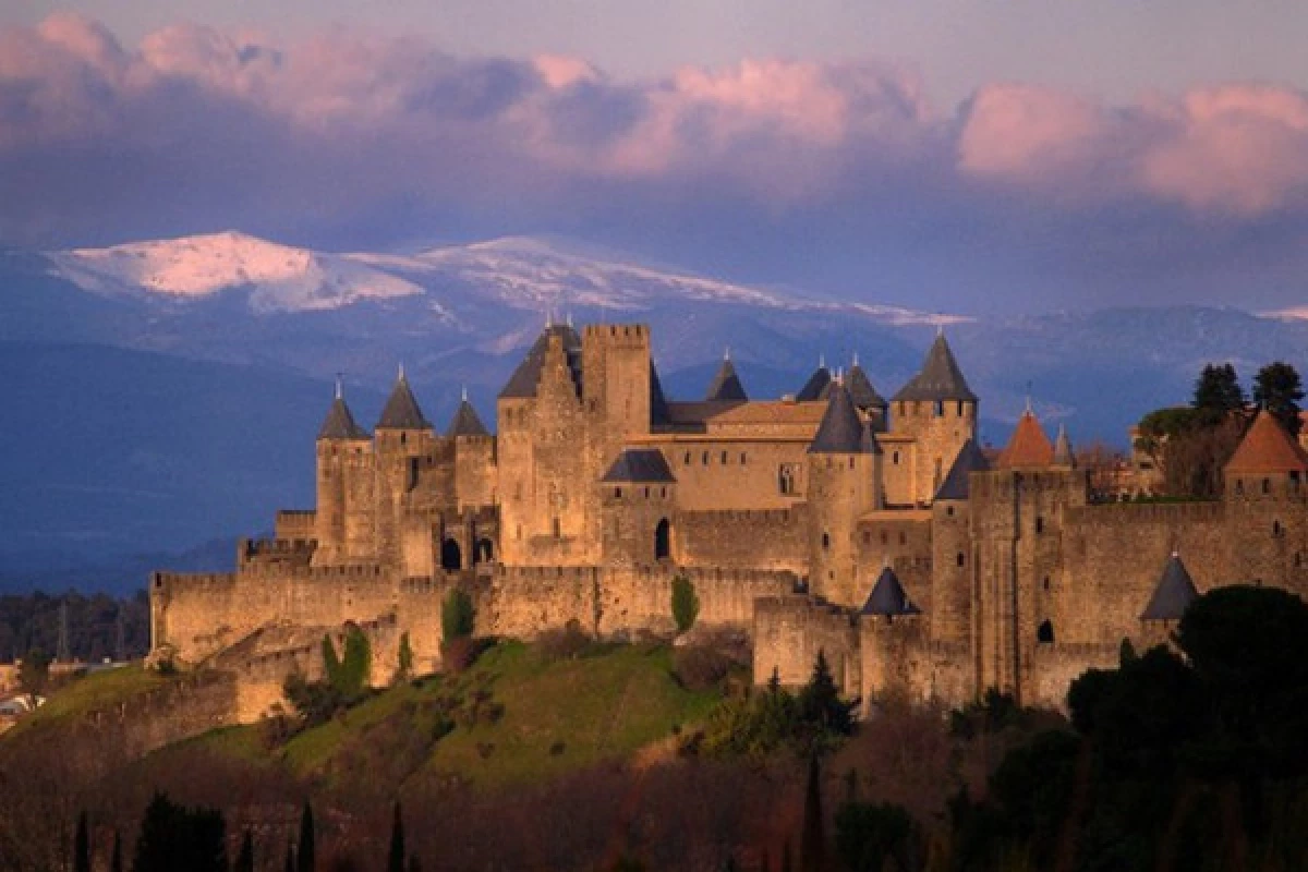 Excursion en bus : Cité de Carcassonne avec audio-guides - Bonjour Fun